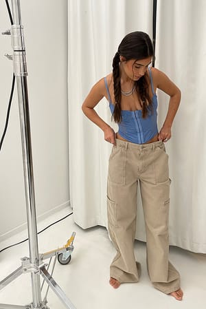 Genanvendt blondekorset med bøjlebh