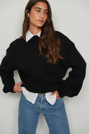 Resirkulert strikkegenser med rund hals