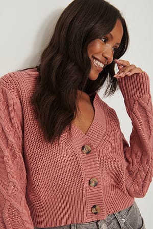 Kort ribbet strikket cardigan