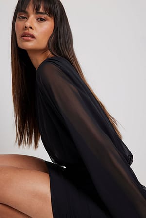 Robe courte avec jupe smockée