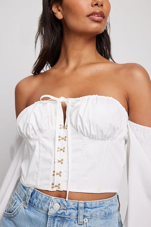 Blouse froncée sur le devant à encolure carrée