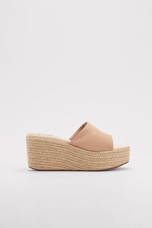 Beige Fladformssandaler i ruskind