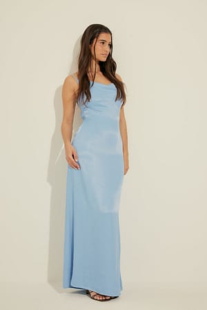 Robe nouée en satin