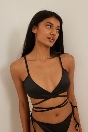 Black Satin-Wickeltop