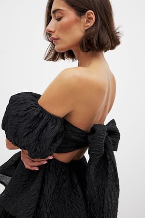 Black Off-shoulder mini-jurk