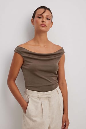 Off shoulder Waterfall Top