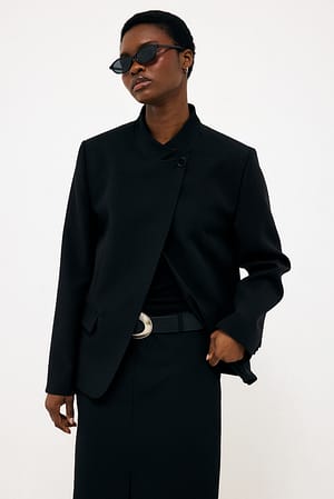Black Blazer de cuello alto con un botón