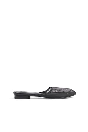 Black Slipper aus Organza