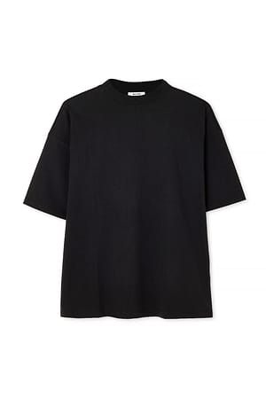 Oversize-T-Shirt mit versetzter Schulter