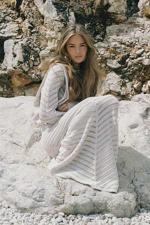 Mönsterstickad maxiklänning