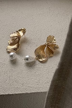 Image 6 of 6