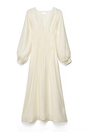 Cream Vestido midi con escote en V y cintura plisada