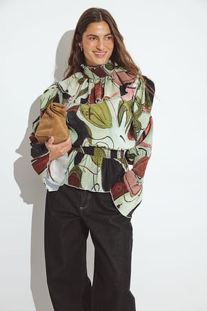 Image 3 of 6
