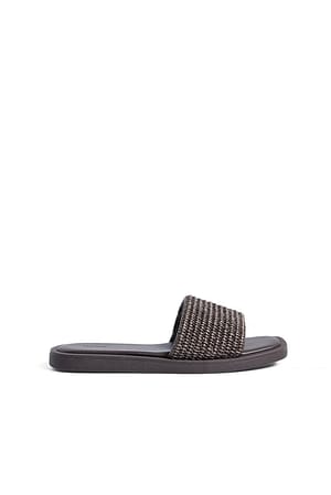 DK Brown Slip-Ons aus Raffia