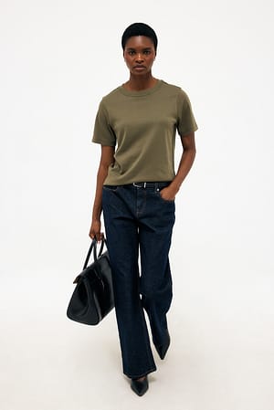 Olive T-shirt med vanlig passform