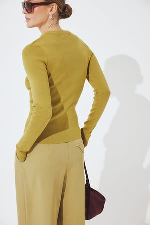 Image 2 of 6