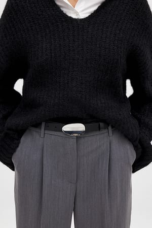 Black Round Buckle Leather Belt