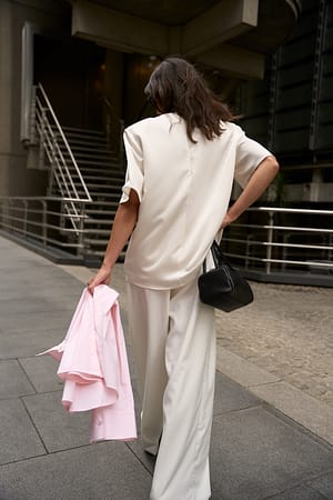 Image 2 of 7