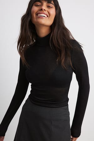 Image 2 of 6