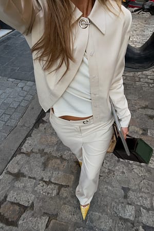 Chaqueta blazer corta