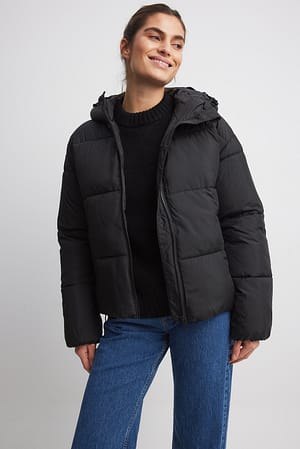 Kort, vadderad jacka
