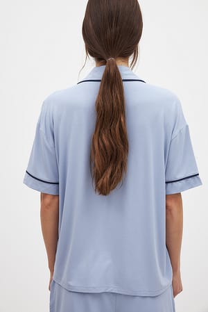 Image 2 of 6