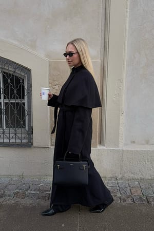 Black Mantel aus Wollmischung mit Cape-Detail