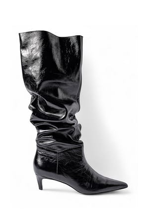 Black Slouchy-Kniehohe Stiefel aus Leder