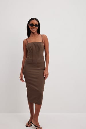 Midiklänning med korsettband