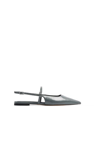 Image 2 of 6