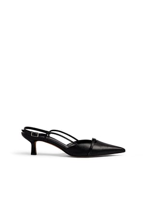 Black Pumps med stropper rundt anklene