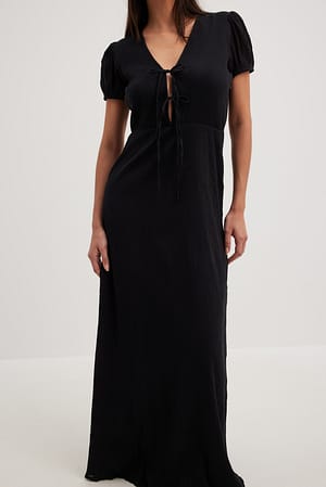 Robe longue structurée en dentelle