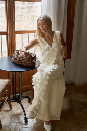 Cream Gestructureerde maxi-jurk met V-hals