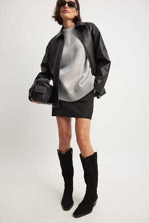 Image 2 of 6