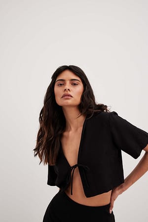 Crop top noué sur le devant