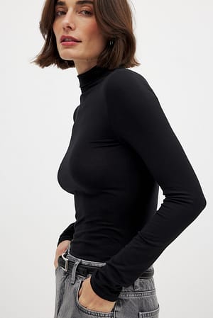 Image 4 of 6