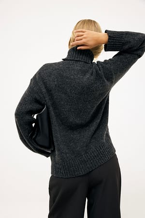 Image 2 of 6