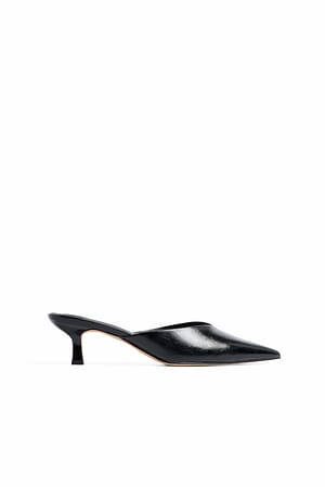 V-Cut Pump Mules