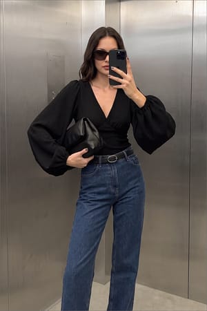 Black Bluse mit weiten Ärmeln