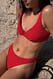 Deep Red strukturierter Bikini-BH mit Twist