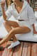 White Denim-Shirt mit Riss-Detail