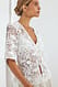 White kurzärmelige gehäkelte Bluse