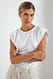 White Top mit Fokus auf den Schultern