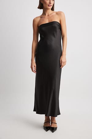 Black Bandeau-kjole i sateng med foldedetaljer