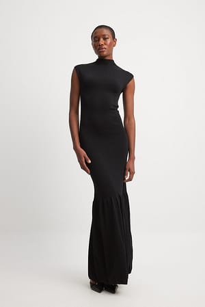 Black Dzianinowa sukienka maxi z falbankami