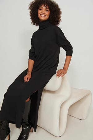 Black Vestido largo de punto con cuello alto y abertura