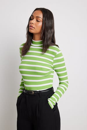 White/green Gestreifter gerippter Pullover mit langen Ärmeln und Rollkragen