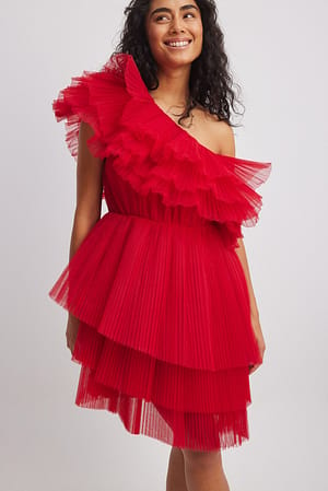 Red Asymmetrisk kjole med volum og en skulder