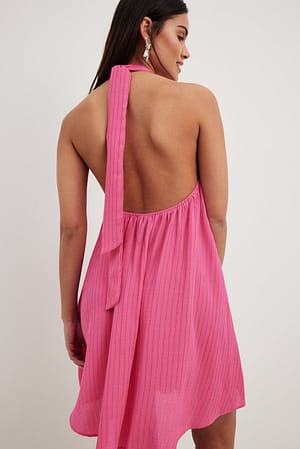 Pink Strukturalna mini sukienka z wiązaniem na szyi