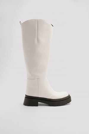 Offwhite Avrundede boots med brede hæler